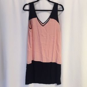 V neck shift dress